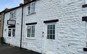 Fryers Cottage, Seamer, 3 Bed Cottage Sleeps 5 People